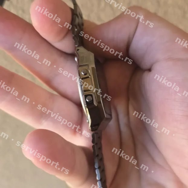 Hitno prodajem Gitara akustična, malo koriscen