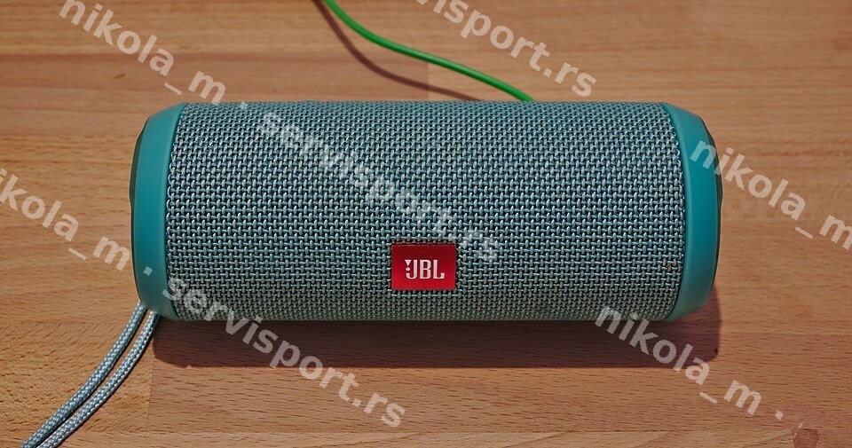 Na prodaju: Zvučnik JBL Bluetooth