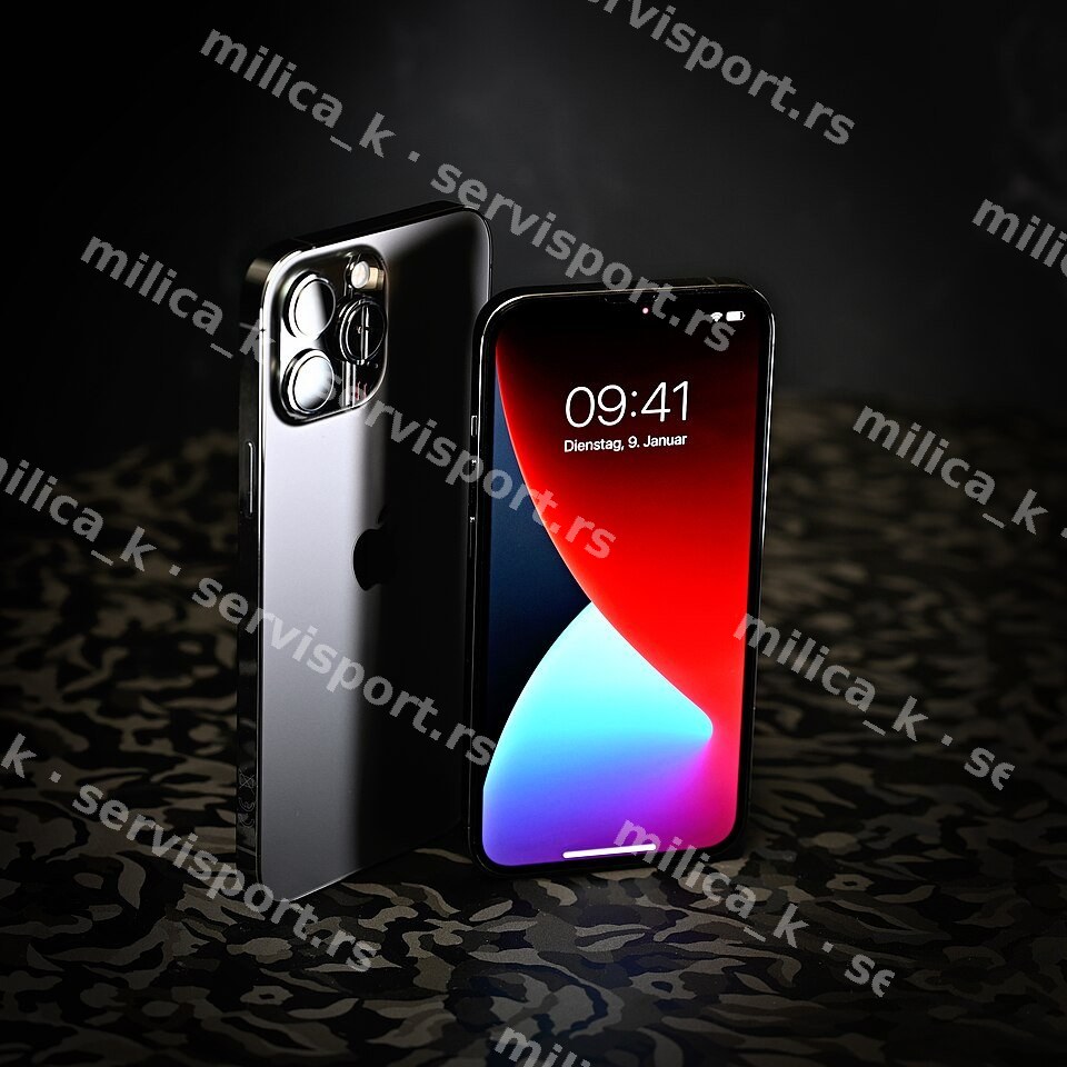 Prodajem iPhone 13, 128GB - bez oštećenja